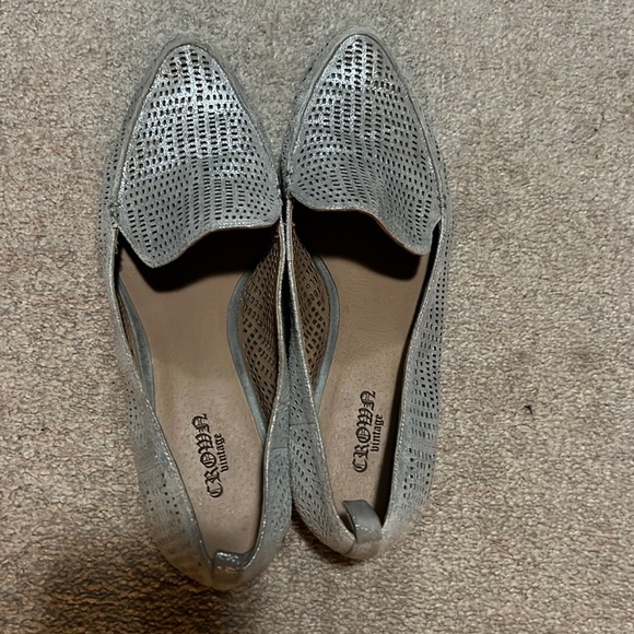 Silver and tan loafers - Picture 1 of 3